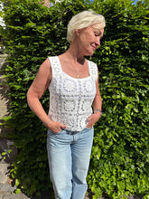 OtherStuff Hvid ærmeløs top i strik i mormor firkanter otherstuff
