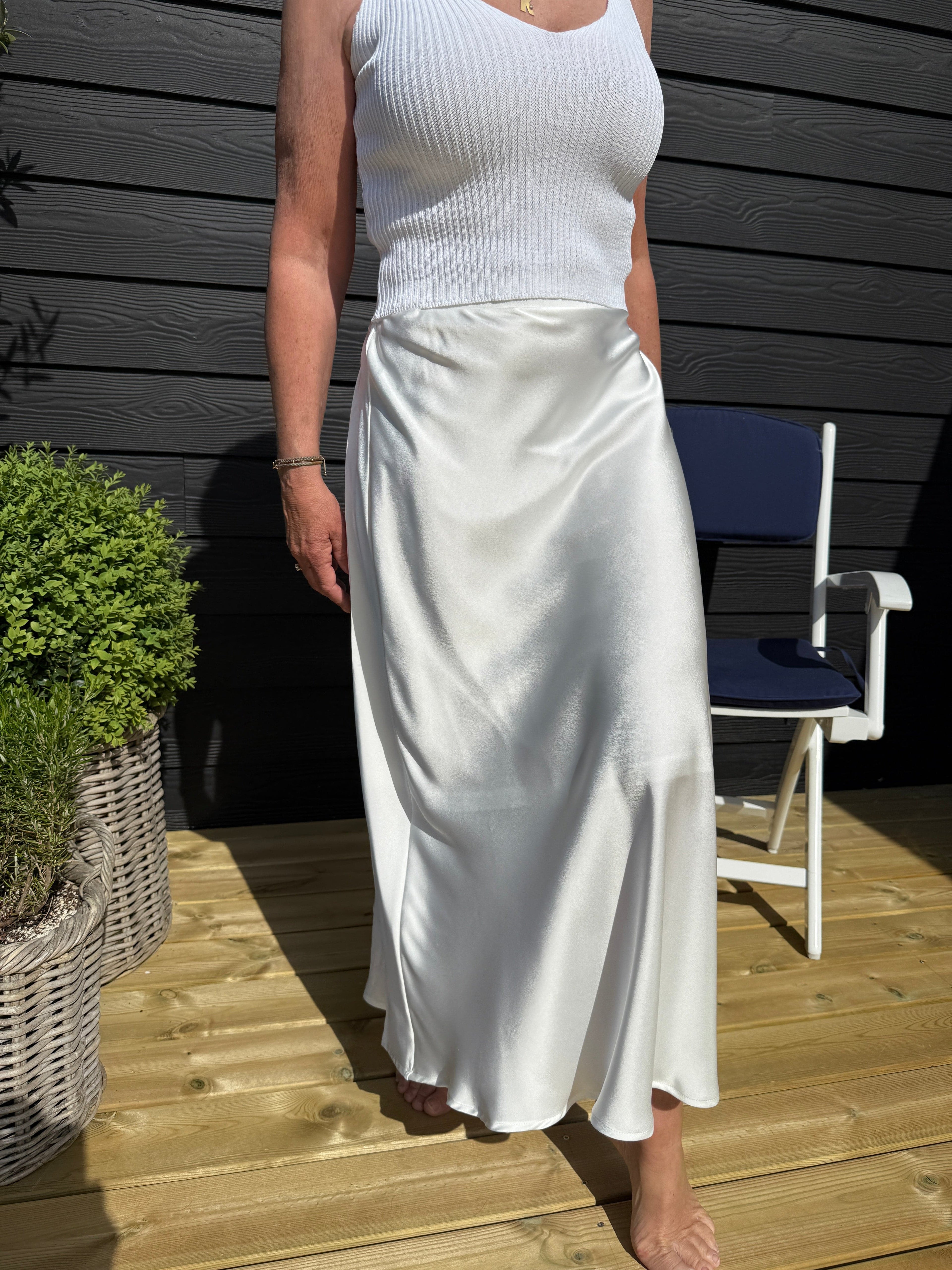 OtherStuff Hvid satin nederdel otherstuff