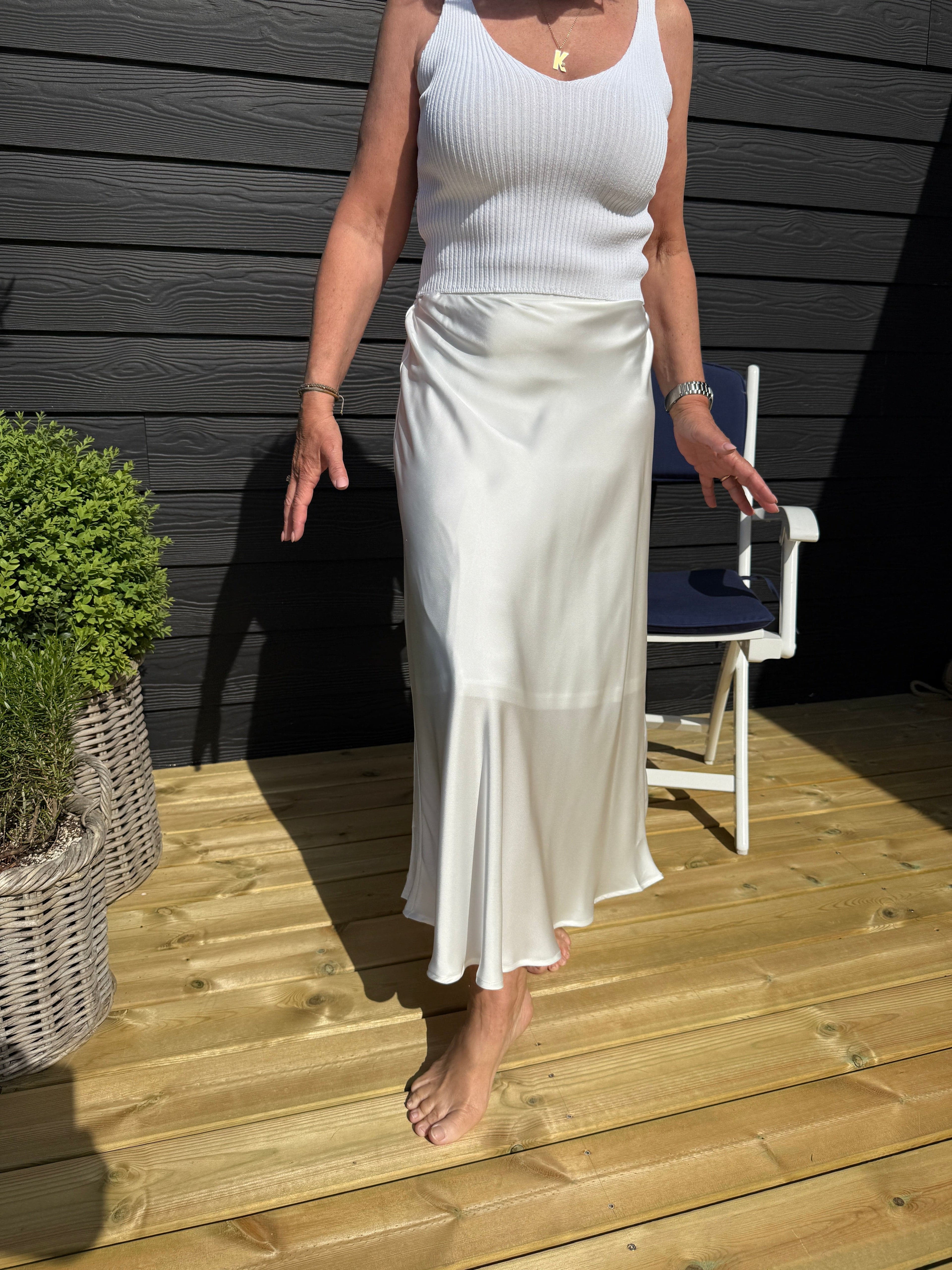 OtherStuff Hvid satin nederdel otherstuff