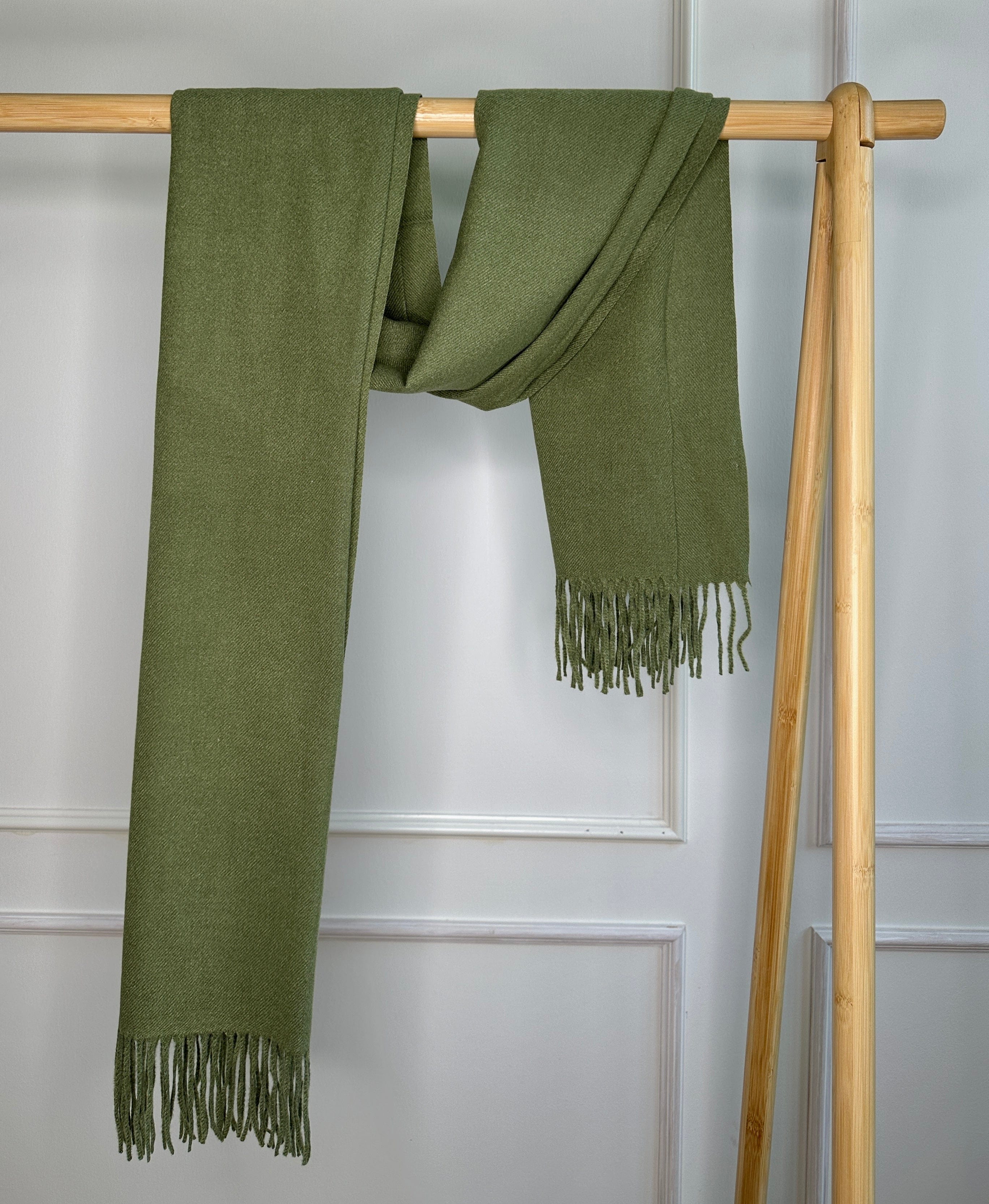OtherStuff Tørklæde og sjal Sjal i 100% Viscose - Military green (Str. 180x80 cm) otherstuff