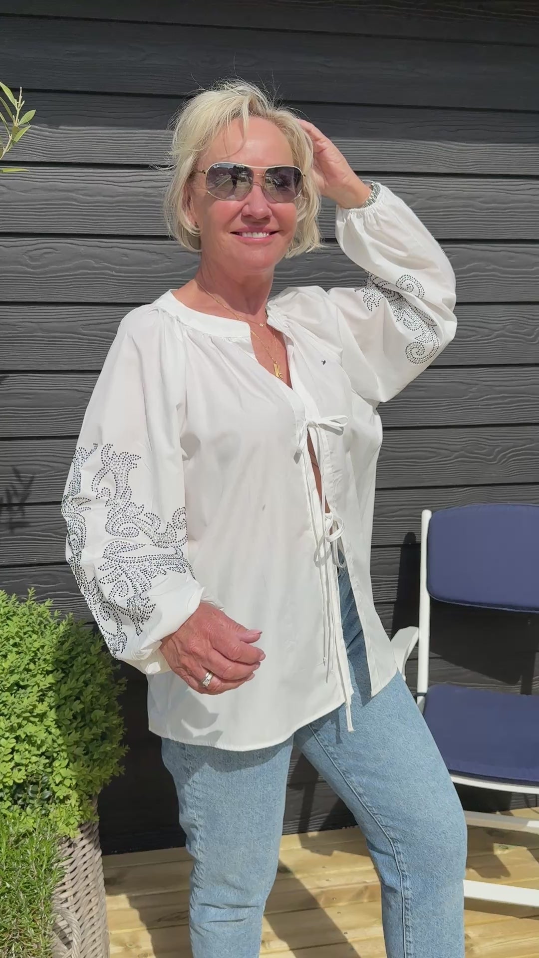 Skjorte m. bindebånds lukning