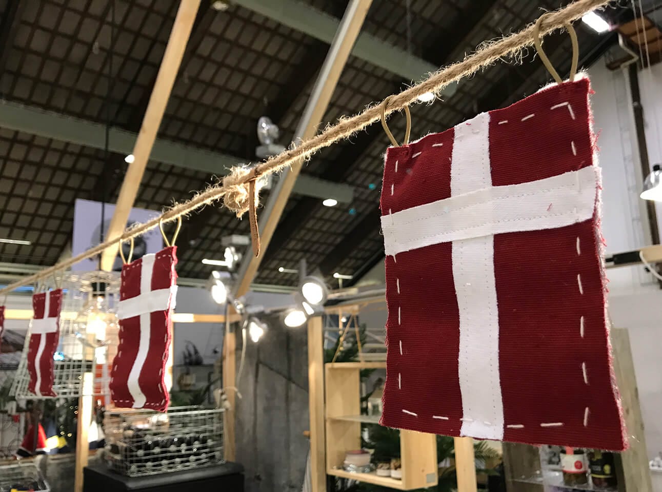 A2 Living flag Mini Flag Wire Denmark (8 flags) 5714045004248 otherstuff