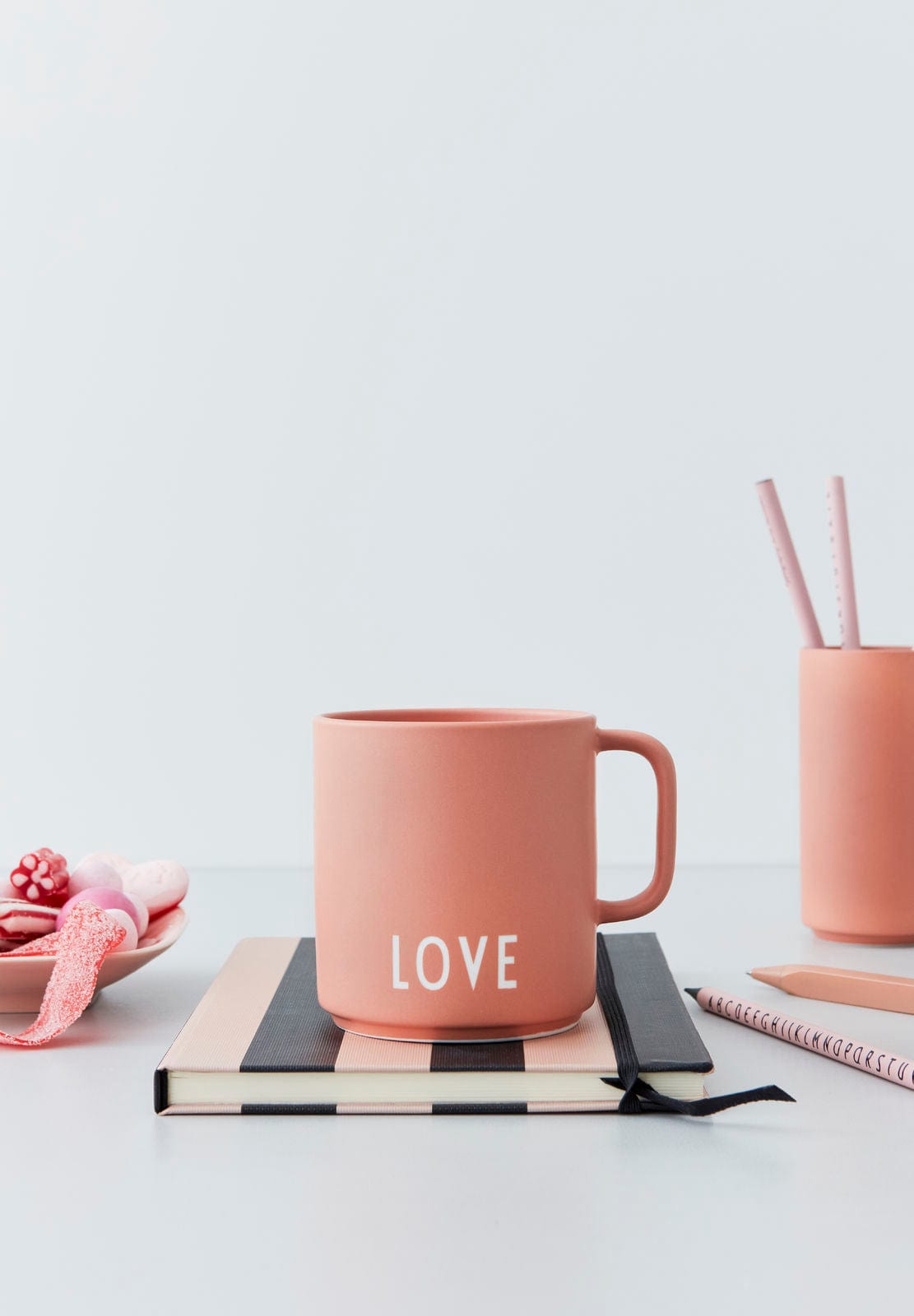avorite cup m. hank - LOVE fra Design Letters - Otherstuff.dk