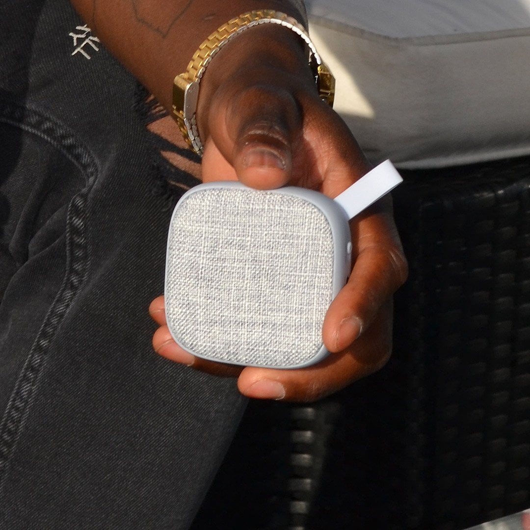 Højttaler - Kompakt og med bluetooth - Grå - OtherStuff.dk