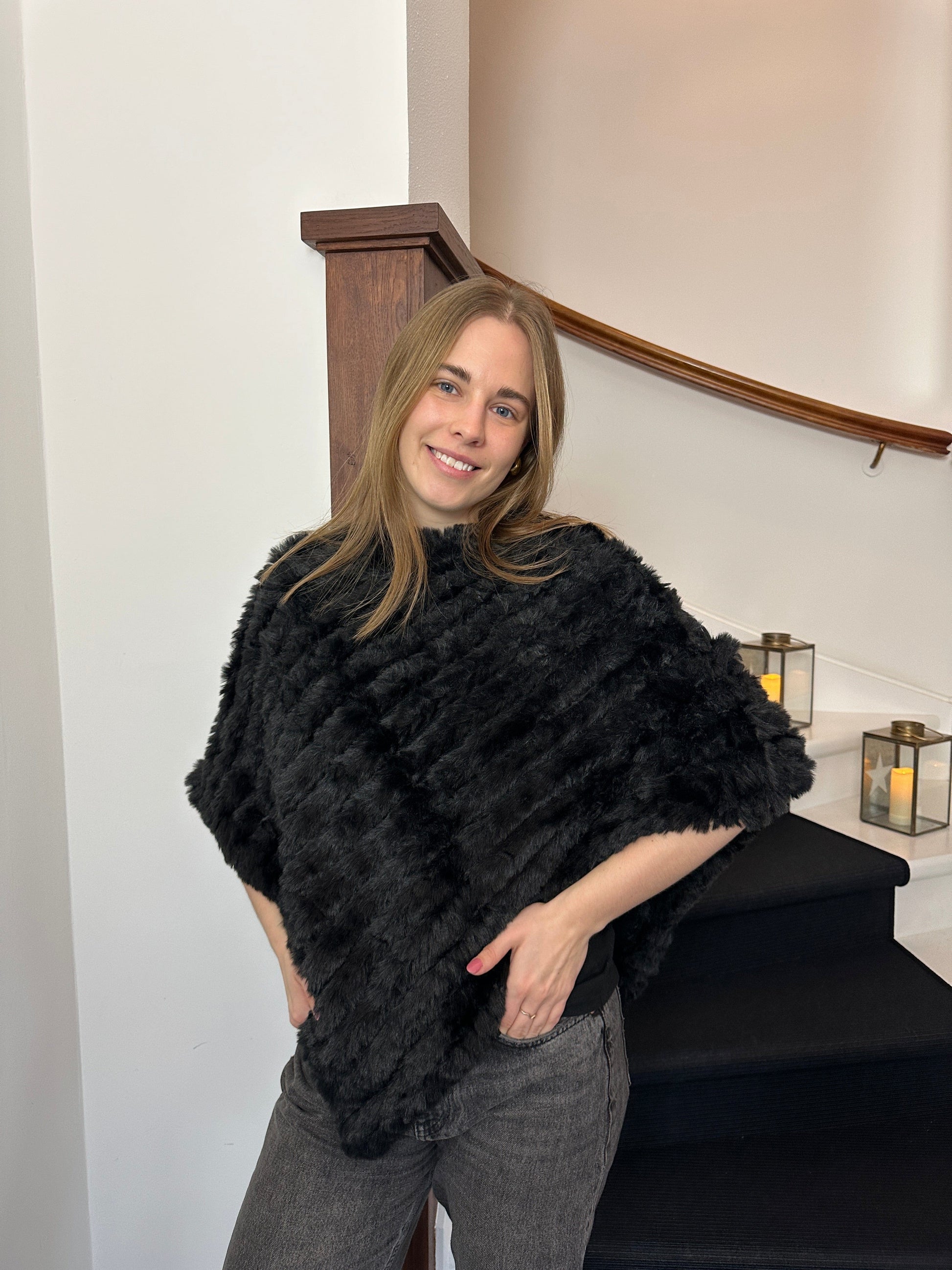 OtherStuff Poncho Fluffy Poncho - Sort otherstuff