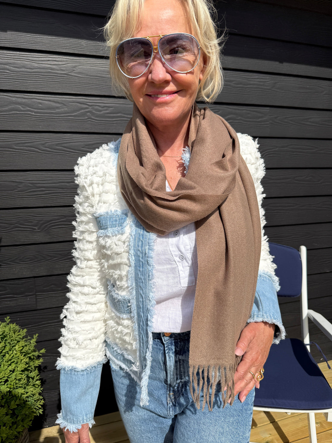 OtherStuff Hvid jakke med denim detaljer otherstuff