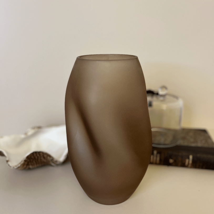 OtherStuff vase Vase i mundblæst glas, røgfravet brun otherstuff