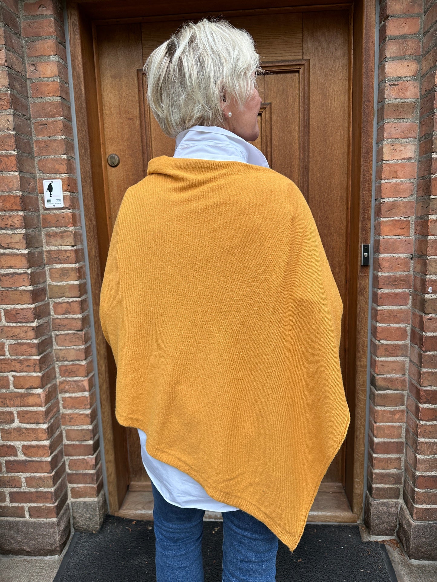 Uldplaiden.dk Poncho i 10% Cashmere - Mustard otherstuff