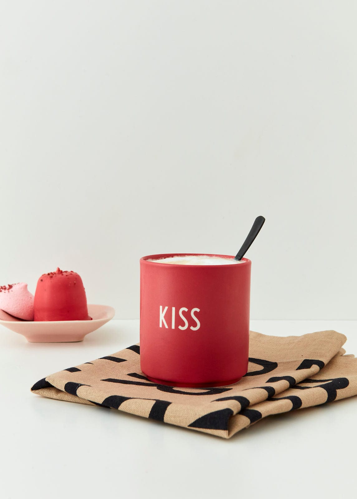 Favorite cup - KISS fra Design Letters - Otherstuff.dk