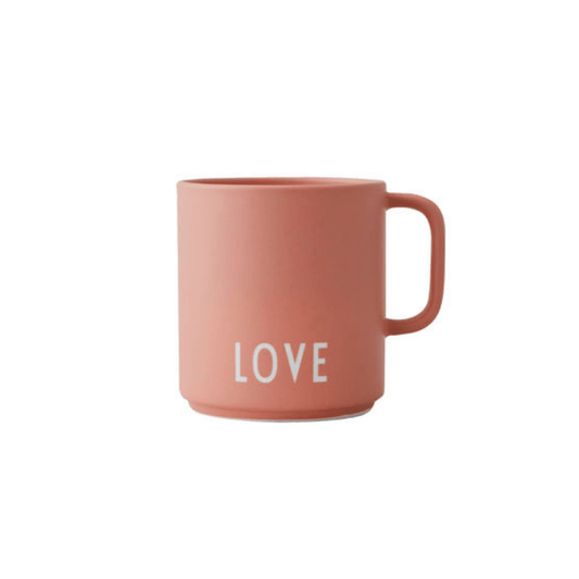 Favorite cup m. hank - LOVE fra Design Letters - Otherstuff.dk