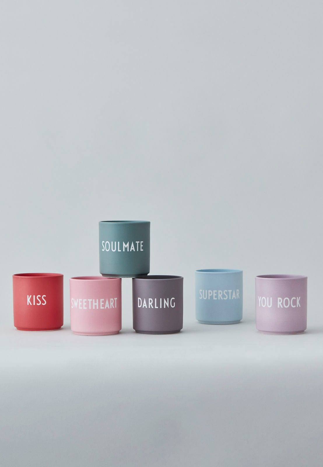 Favorite cup - forskellige statements  fra Design Letters - Otherstuff.dk