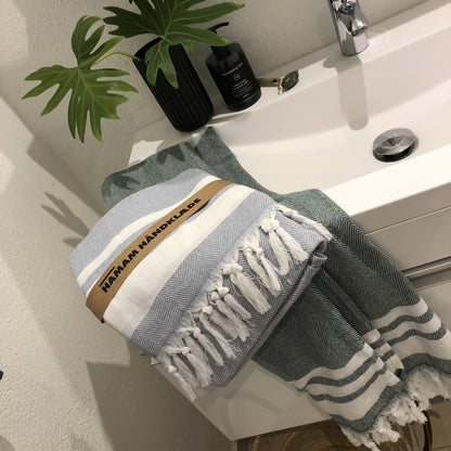Hamam Håndklæde Evergreen på badeværelse