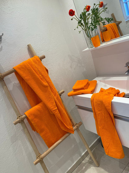 Håndklædepakke, 6 dele i Orange, billede på badeværelse 